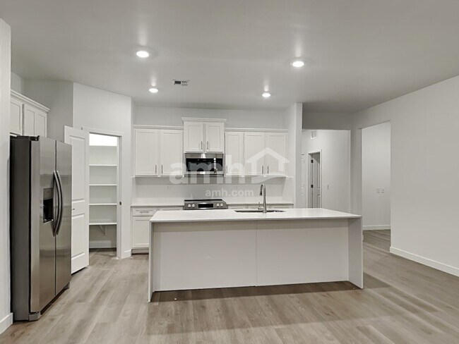 Foto del edificio - 13100 N Honest Endeavor Wy