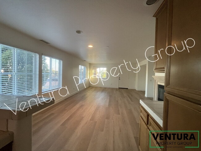 Building Photo - Spacious 4-Bed, 3-Bath Townhouse Retreat at The Gated Community at the Cottages