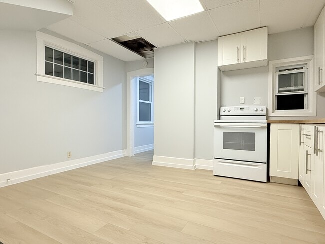 Building Photo - 349 Campbell Ave