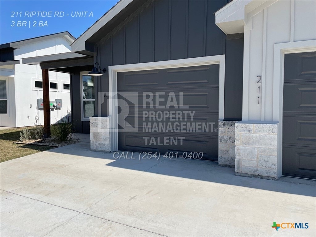 Primary Photo - 211 Riptide Rd