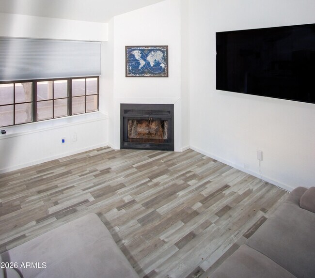 Building Photo - 5704 E Aire Libre Ave
