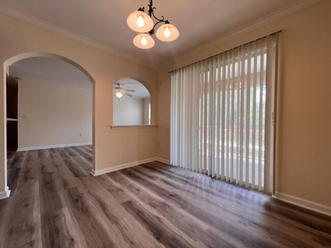 Building Photo - Beautiful ground floor 1 bedroom at Mirabe...