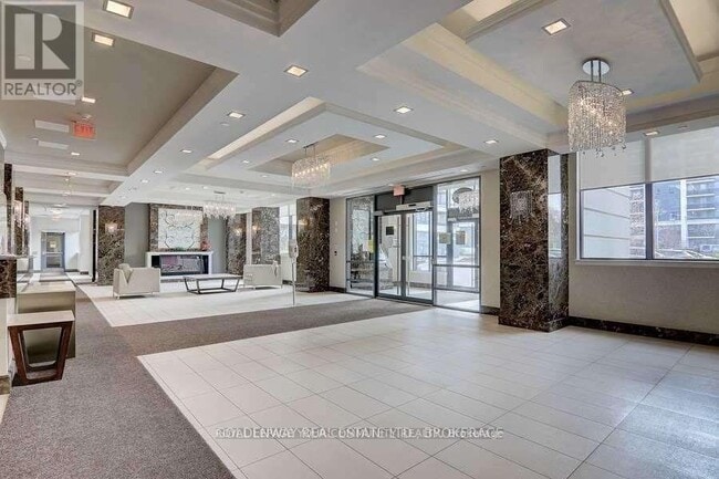 Building Photo - 370-370 Hwy 7