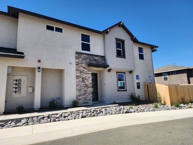 Building Photo - New  Townhome  in South Carson City