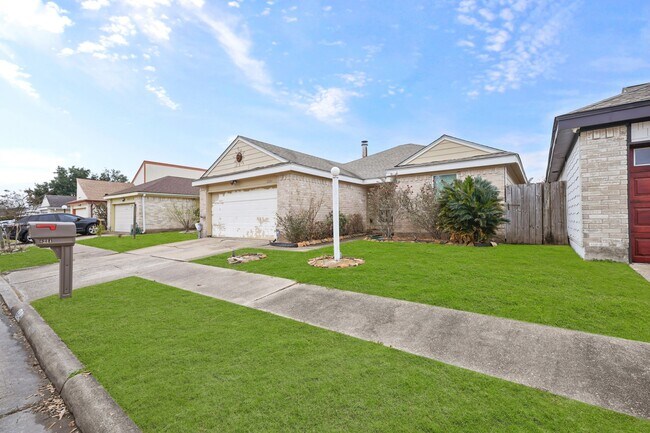 Foto del edificio - 6214 Gladewell Dr