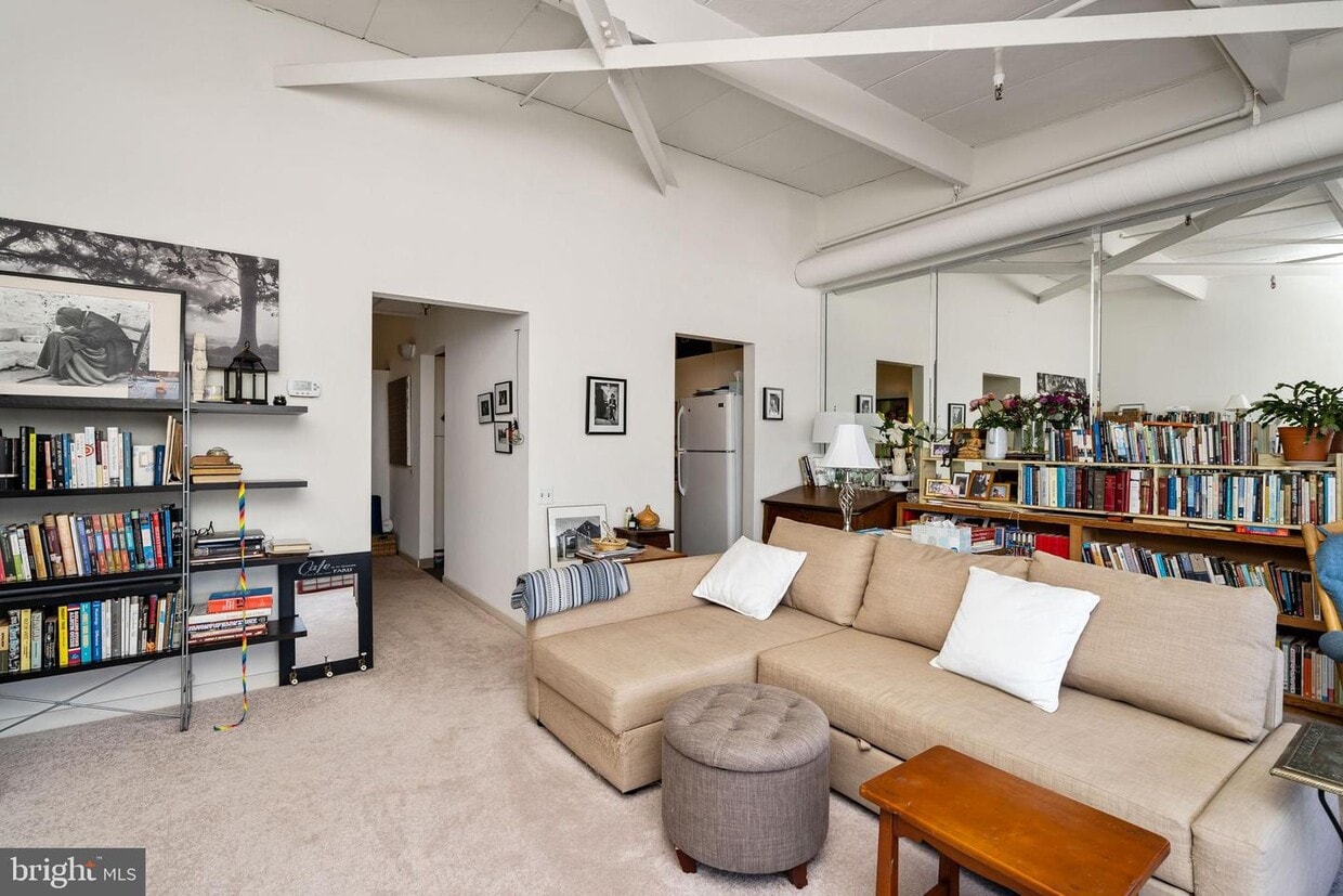 3 N Christopher Columbus Blvd Unit TD411, Philadelphia, PA 19106 Room