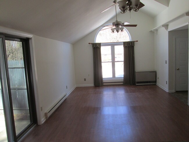 Foto del edificio - 14 Queen Ann Court