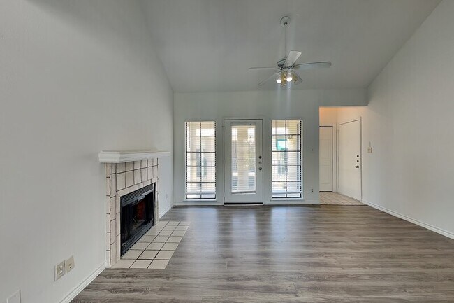 Photo - 3105 San Jacinto St Apartment