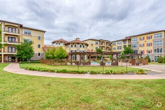 Building Photo - Aventine at Kessler