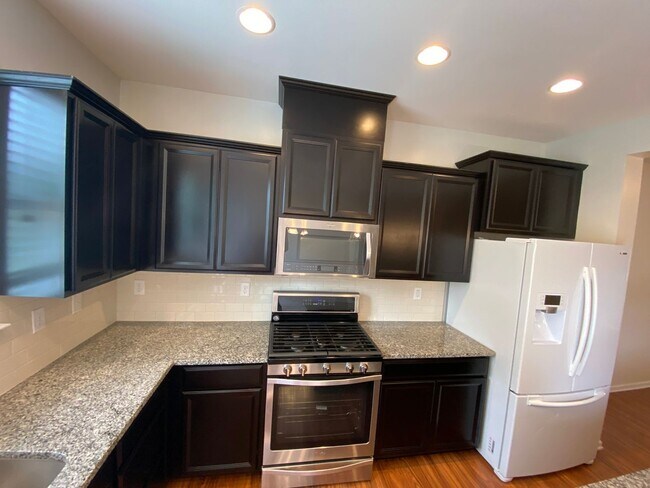 Foto del edificio - Pristine Townhome located in Stonehaven at Berewick!