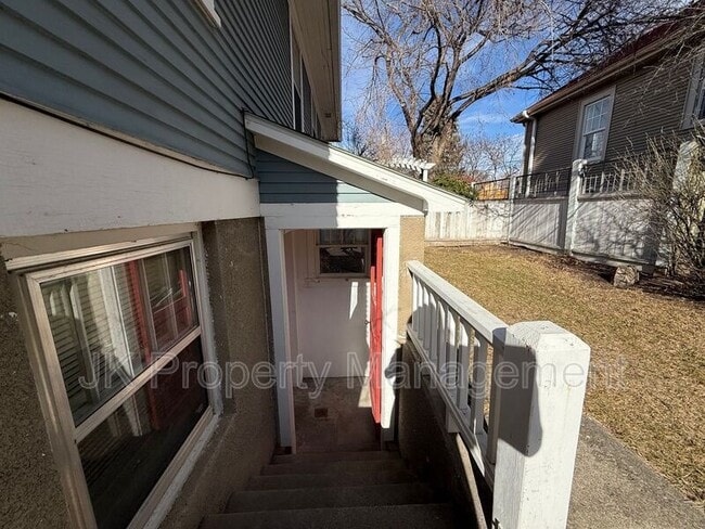 Foto del edificio - 2217 1st Ave S