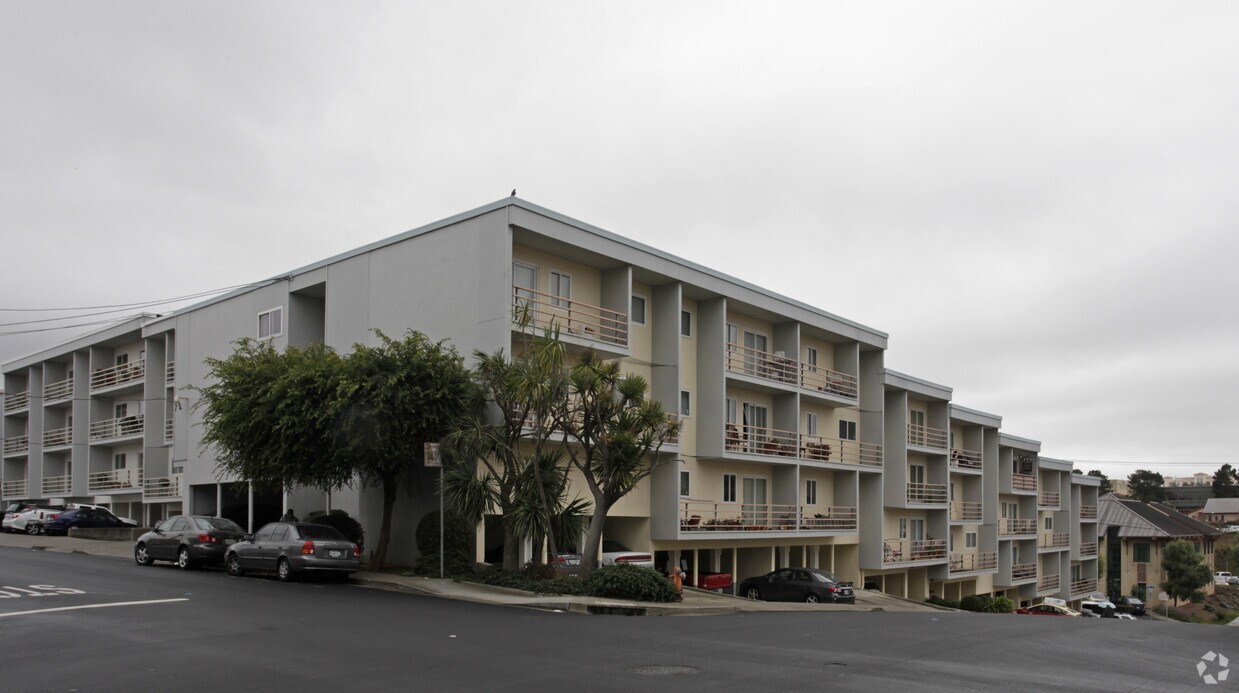 1145- 1157 Edgeworth ¡alejado - The Edgeworth Apartments