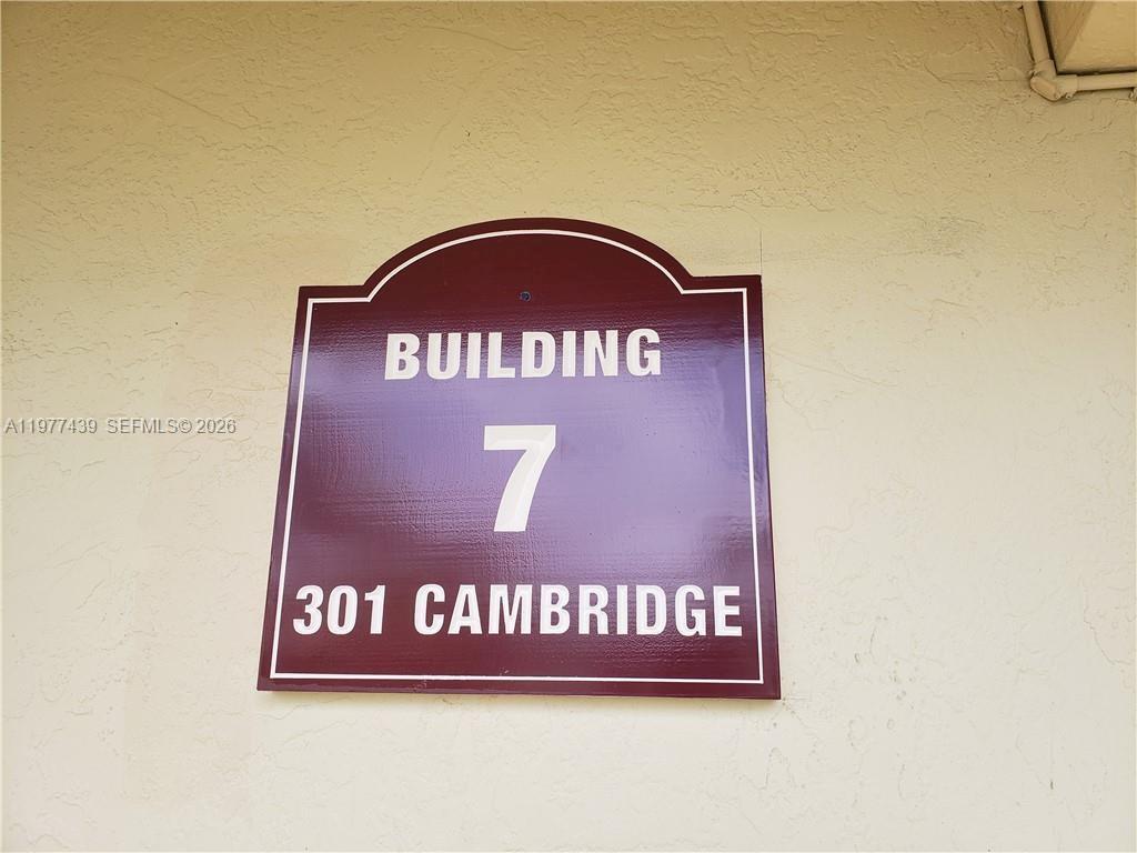 Building Photo - 301 Cambridge Rd