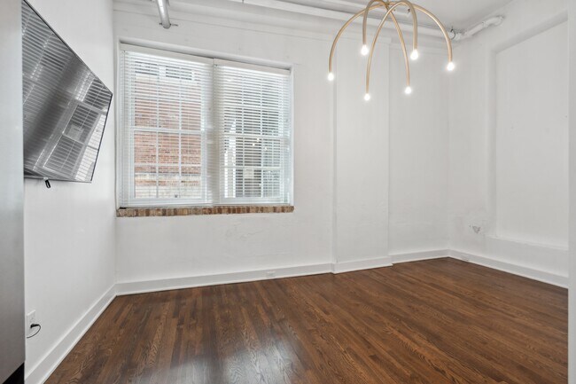 Foto del edificio - 601 Madison St