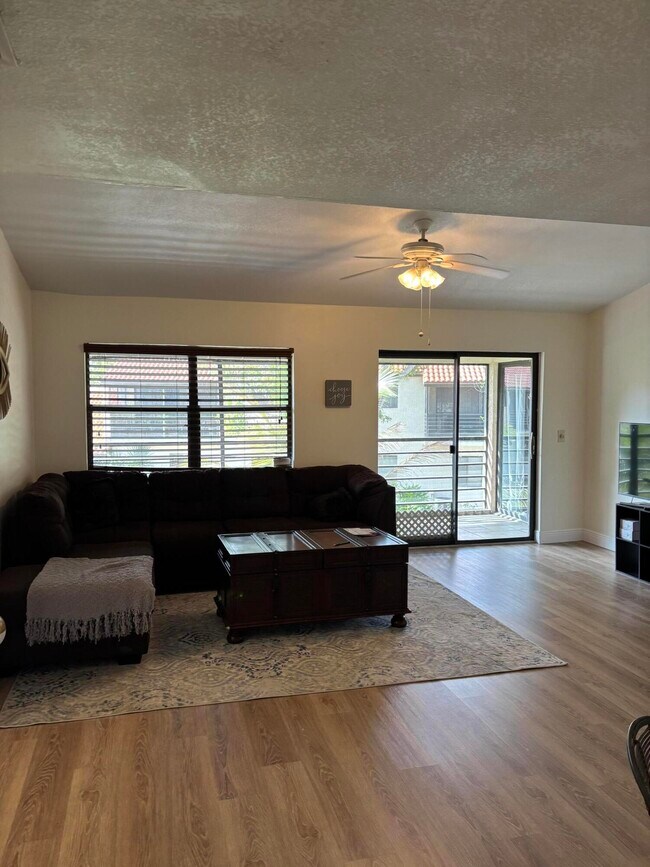 Foto del edificio - 3 Vía De Casas Sur