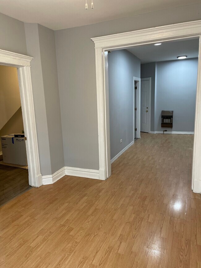 Foto del edificio - 827 N Fairfield Ave