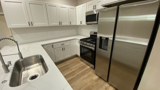 Foto del edificio - NEW (2023)!! 4BD/2BA on 62nd!!