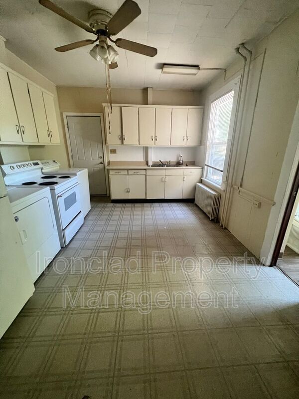 40 Marlborough St Unit Floor 1E, Portland, CT 06480 Condo for Rent in