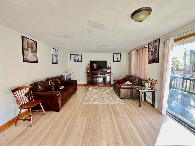 Foto del edificio - 188 Fernwood Dr