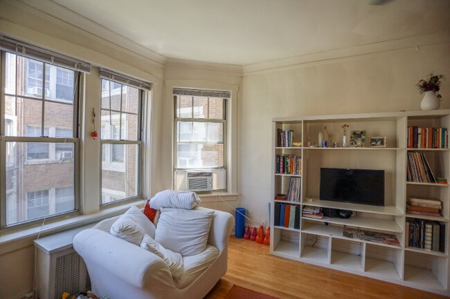Foto del edificio - 1041 W North Shore Ave