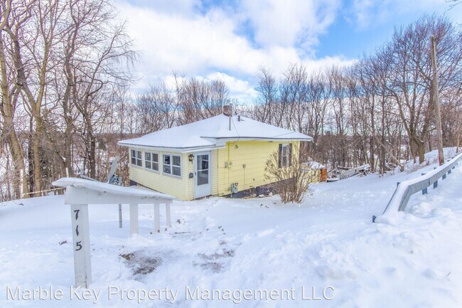 Building Photo - 2 br, 1 bath House - 715 Lillian Street