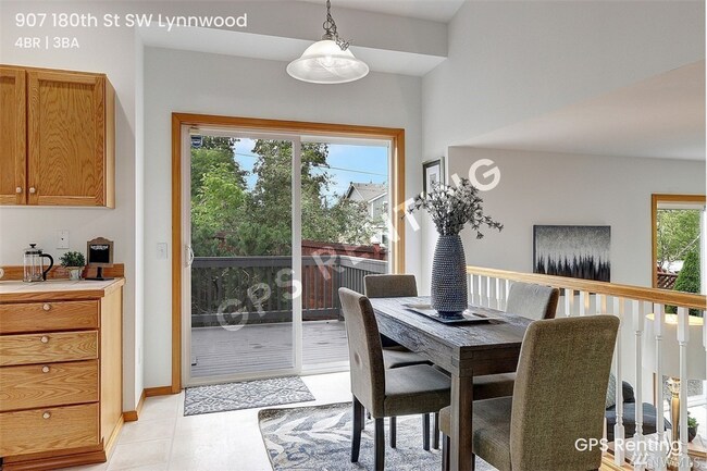 Foto del edificio - 907 180th St SW