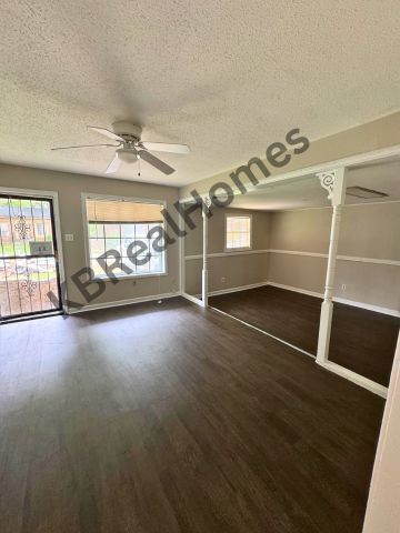 Foto del edificio - 4095 Haliburton St