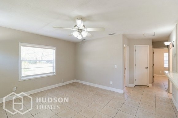 Building Photo - 3735 Eve Dr E