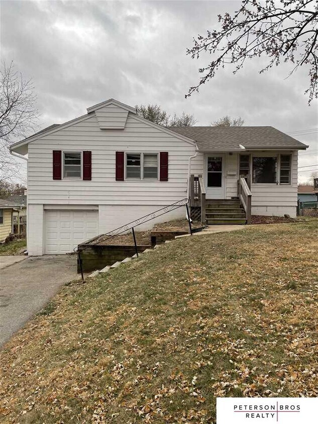 3213 Cornhusker Dr, Omaha, NE 68124 House Rental in Omaha, NE