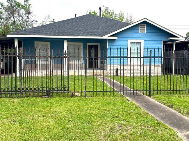 Building Photo - 7607 Joplin St