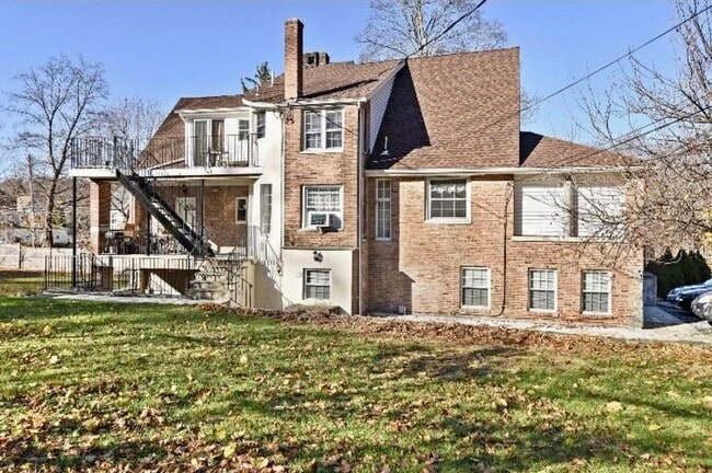 Foto del edificio - 2 Hollowbrook Pl