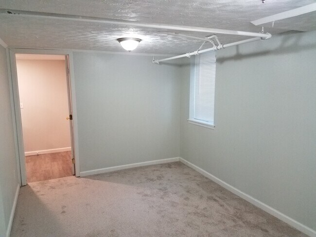 Dormitorio #1 - 623 Grand Ave