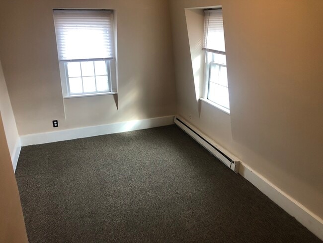 BEDROOM - 390 Cambridge St