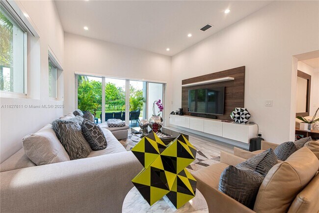 Foto del edificio - 2460 NE 209th Terrace