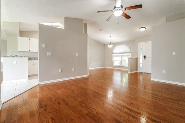 Building Photo - 8444 Yearling Ln
