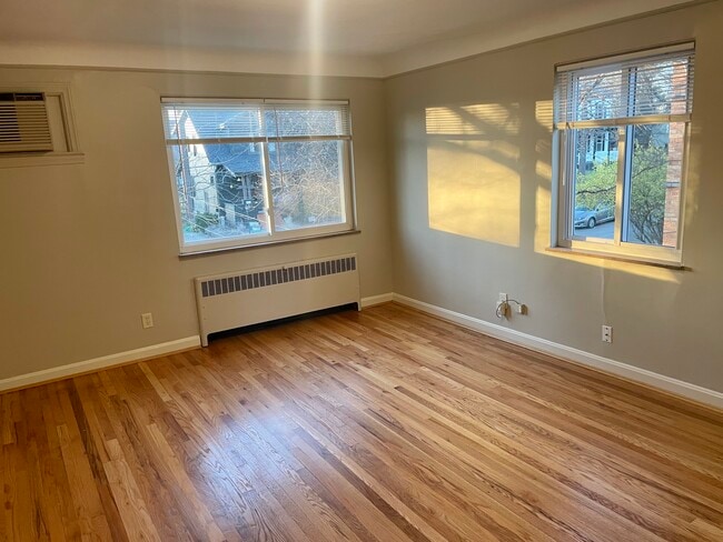 Building Photo - 6014 Woodmont Ave