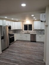 Building Photo - 2412 N Cactus St