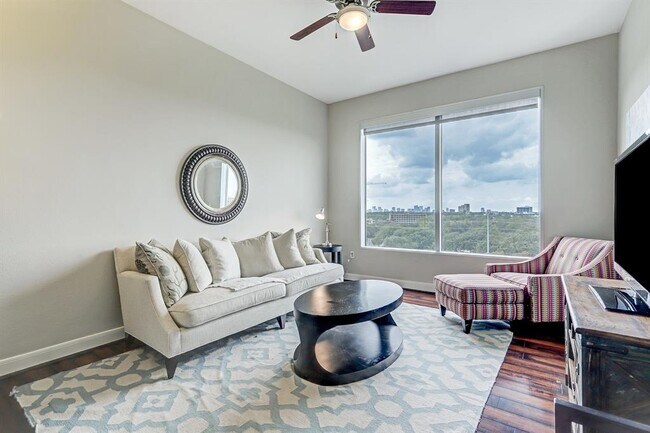 Foto del edificio - 3333 Allen Pkwy