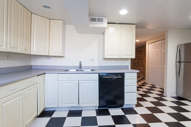 Foto del edificio - 828 W Dakin St