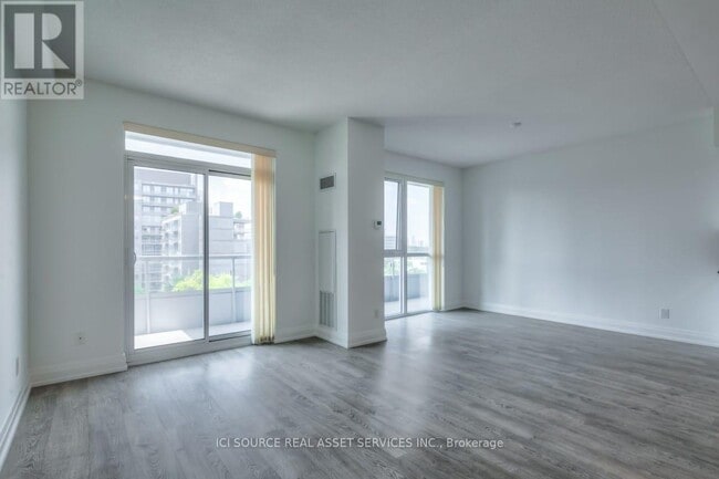 Building Photo - 591-591 Sheppard Ave E