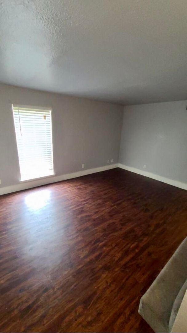 Foto del edificio - Townhome Available!