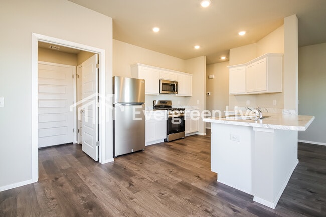 Building Photo - 1000 W Lawton Rd