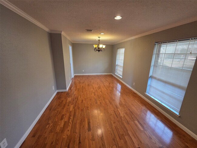 Foto del edificio - 305 W Castle Harbour Dr