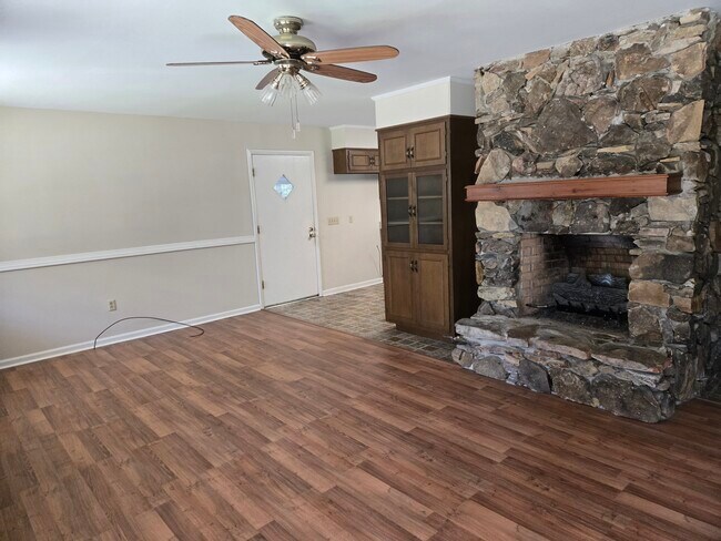 Foto del edificio - 1513 Ridge St NW