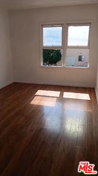 Foto del edificio - 4106 Rosewood Ave