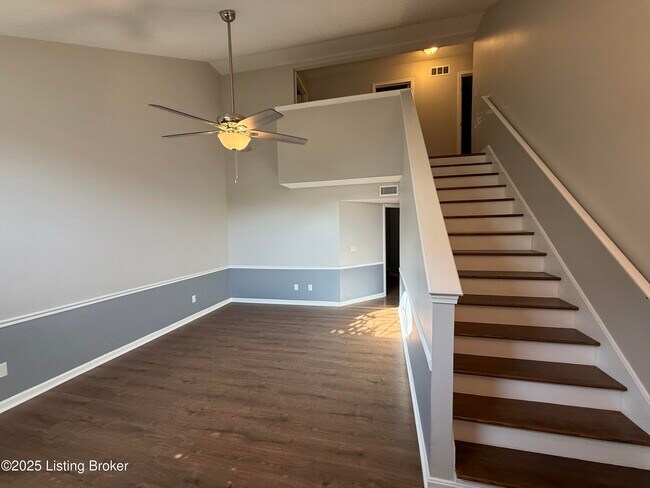 Foto del edificio - 10412 Pinoak View Dr