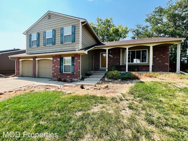 Building Photo - 5 br, 2.5 bath House - 17959 E. Florida Dr.