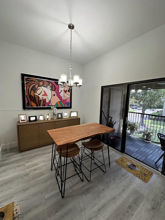 Foto del edificio - 8102 NW 17th Manor