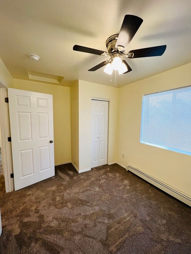 Foto del edificio - 915 Defoe St