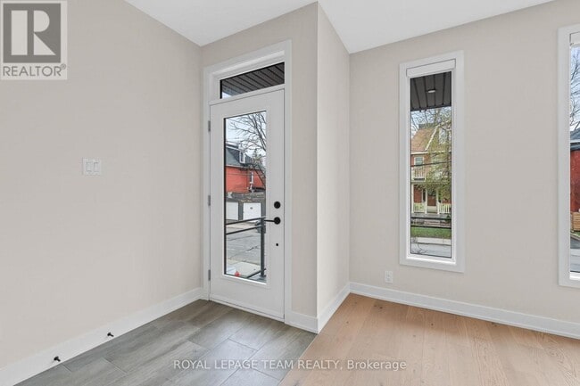 Building Photo - 106 Aylmer Ave